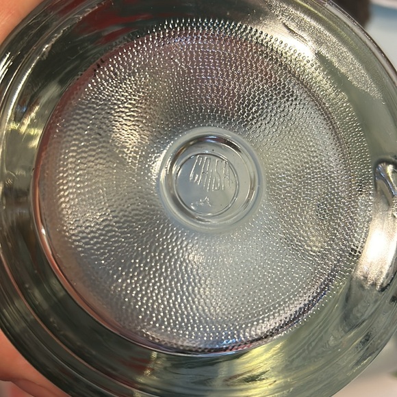 Vintage very heavy Christmas holly berries glass pitcher - Picture 5 of 5